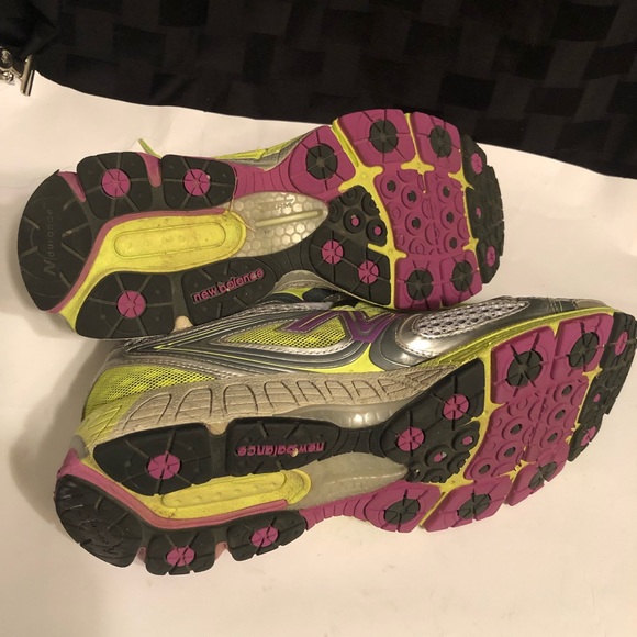 New Balance 860 V3 Running W860YG3 Shoes Sneakers - Picture 7 of 8